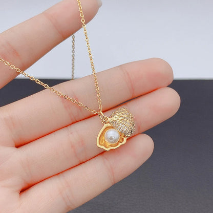 Summer Shell Zircon & Pearl Pendant Necklace by HitMyNeed