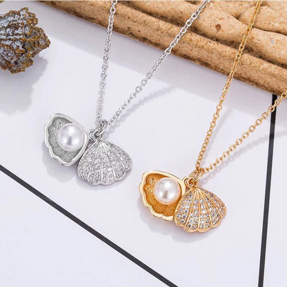Summer Shell Zircon & Pearl Pendant Necklace by HitMyNeed