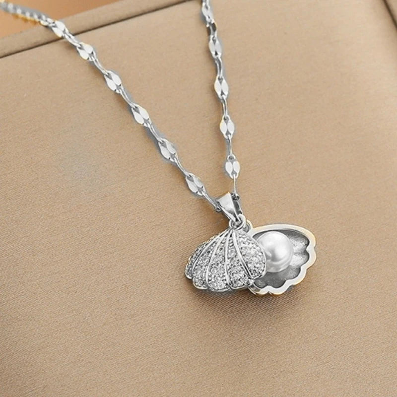 Summer Shell Zircon & Pearl Pendant Necklace silver by HitMyNeed