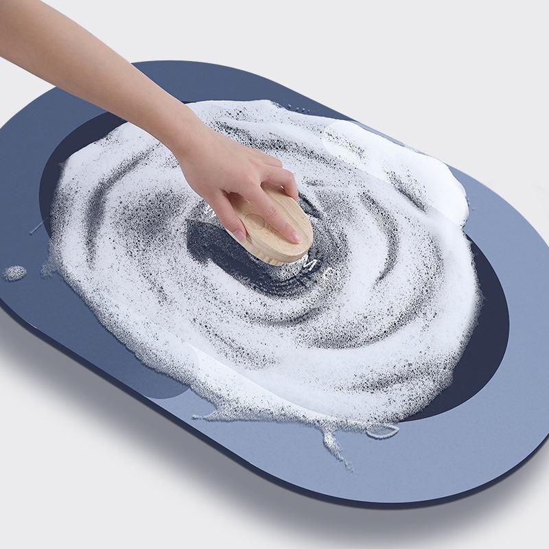 Super Absorbent Non-Slip Bath Mat 40x60cm by HitMyNeed