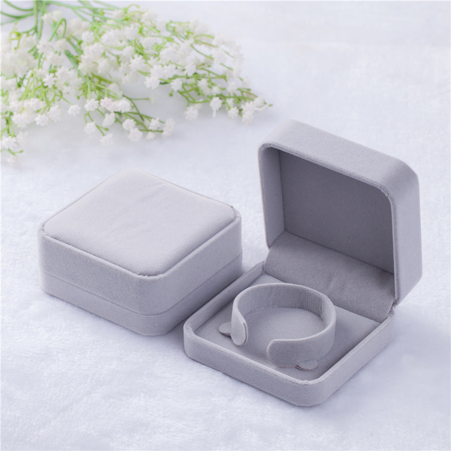Velvet Bangle Box Jewelry Holder 9 x 9cm grey by HitMyNeed