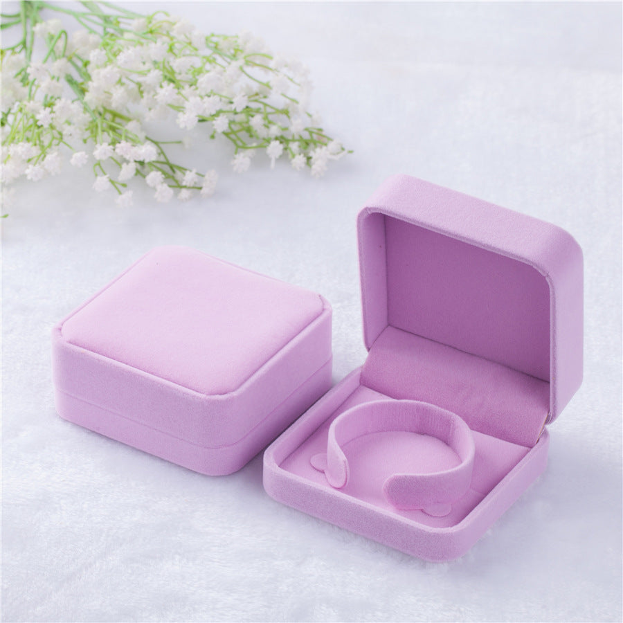 Velvet Bangle Box Jewelry Holder 9 x 9cm pink by HitMyNeed