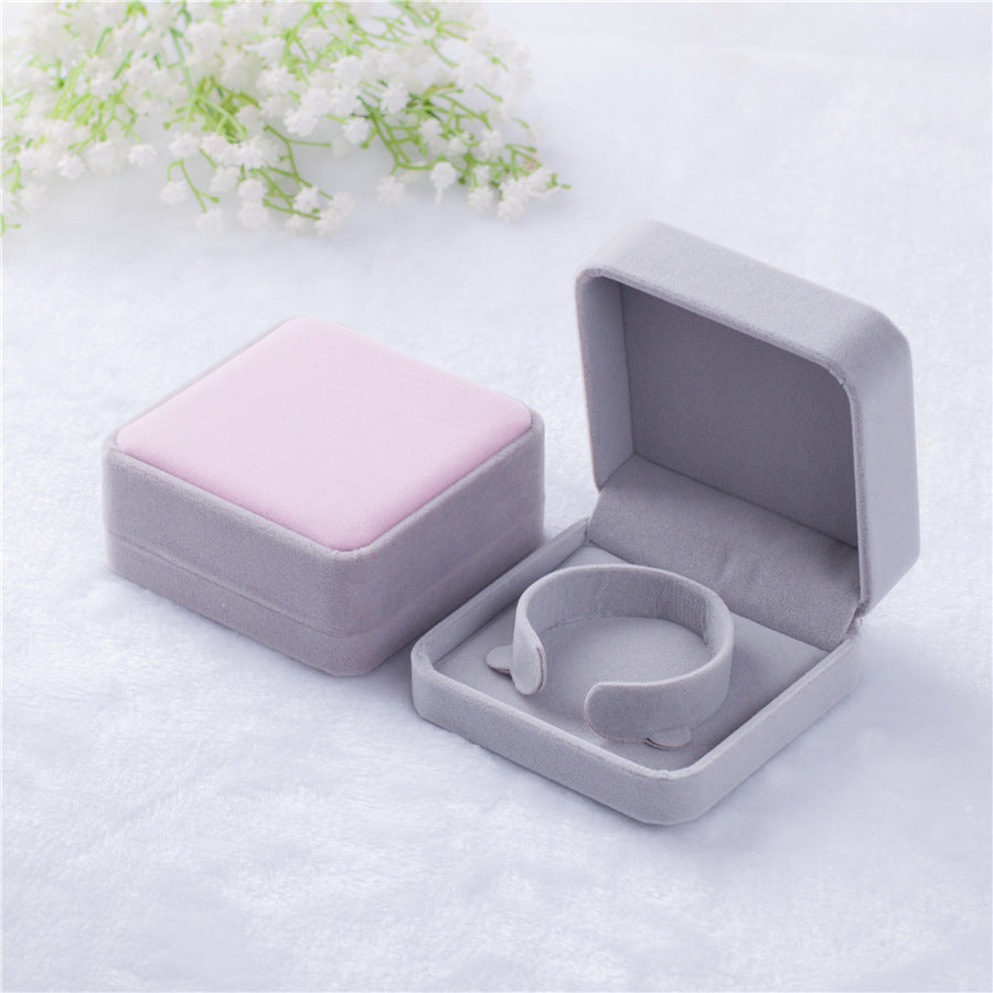 Velvet Bangle Box Jewelry Holder 9 x 9cm pink-gray by HitMyNeed