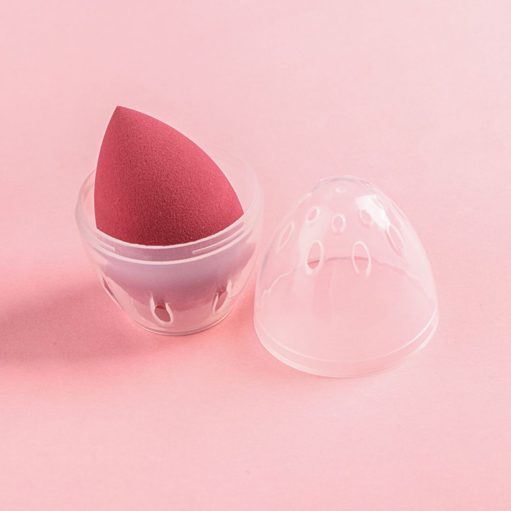 Ventilated Plastic Travel Beauty Sponge Case by HitMyNeed