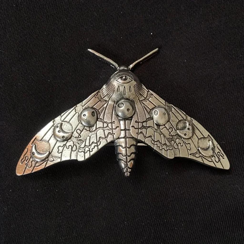Vintage Gothic Moth Hair Clip for Halloween & Daily Wear by HitMyNeed