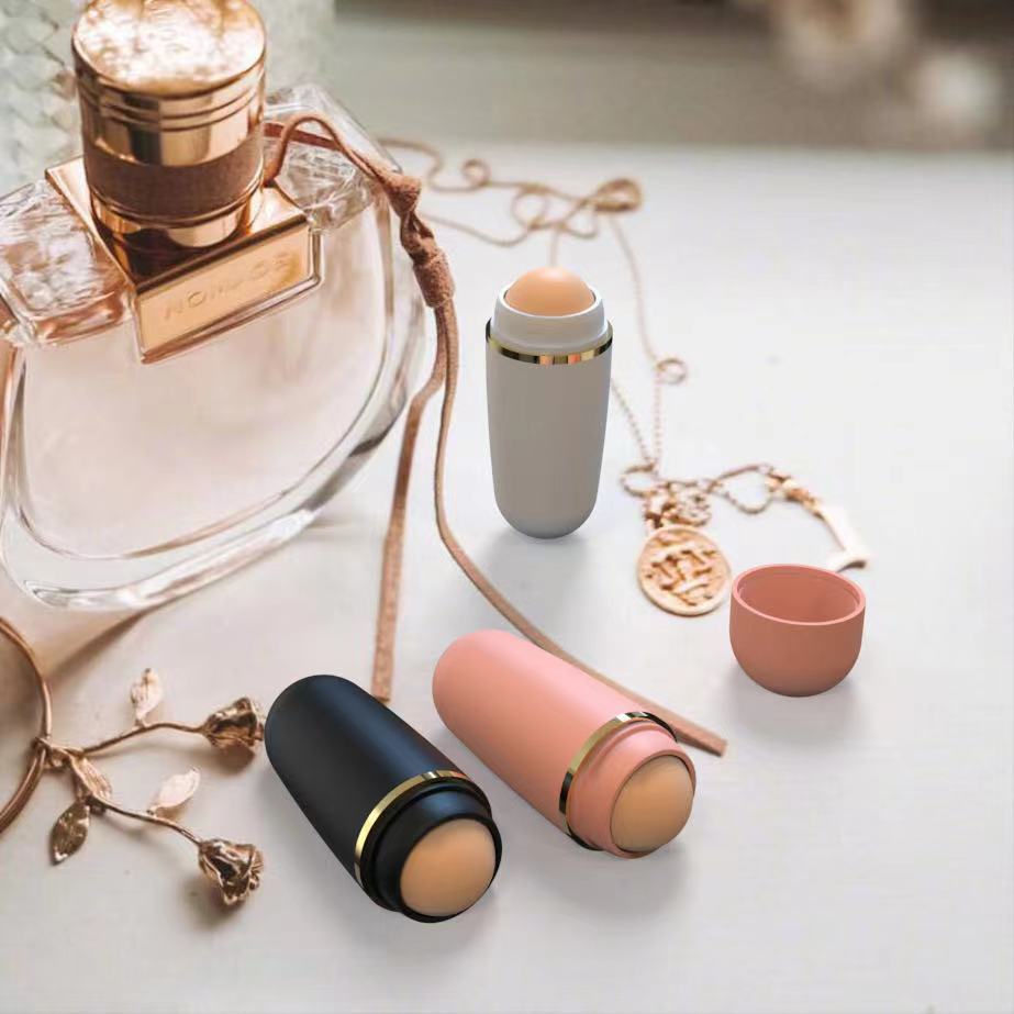 Volcanic Stone Face Oil Absorbing Roller by HitMyNeed