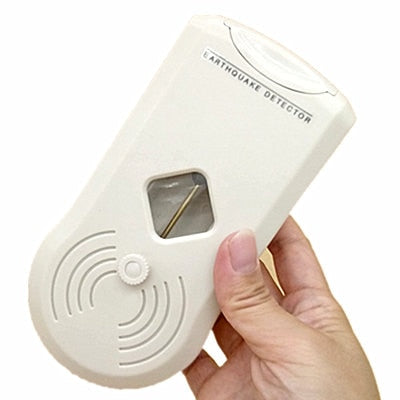 Wall-Mounted Earthquake Alarm with P-Wave Sensor by HitMyNeed