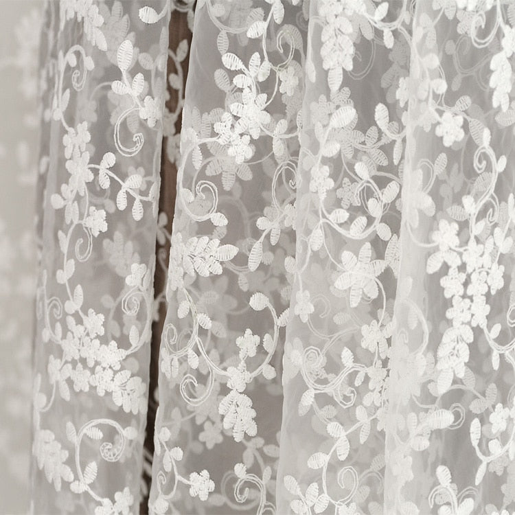 White Lace Embroidered Tablecloth 135 x 91 cm by HitMyNeed