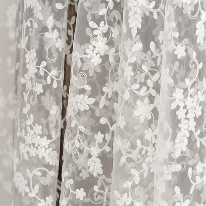 White Lace Embroidered Tablecloth 135 x 91 cm by HitMyNeed