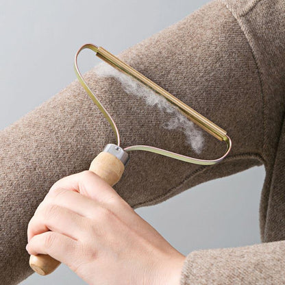 Wooden Handle Lint Scraper Razor for Fabric Care by HitMyNeed