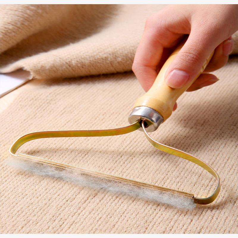 Wooden Handle Lint Scraper Razor for Fabric Care by HitMyNeed