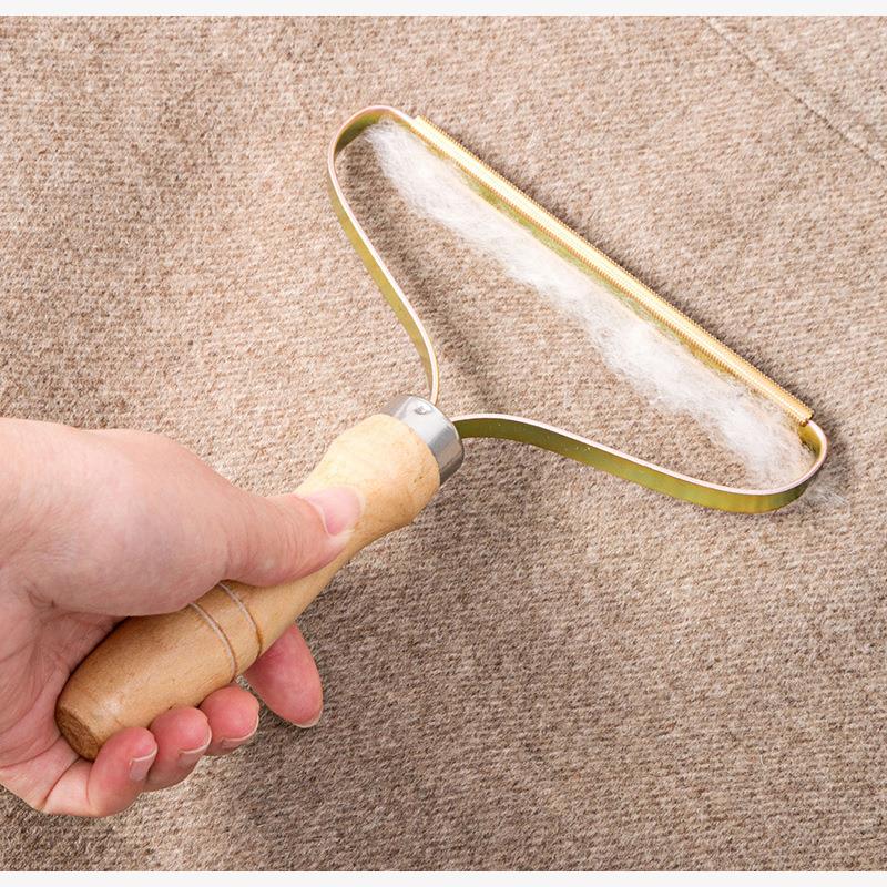 Wooden Handle Lint Scraper Razor for Fabric Care by HitMyNeed