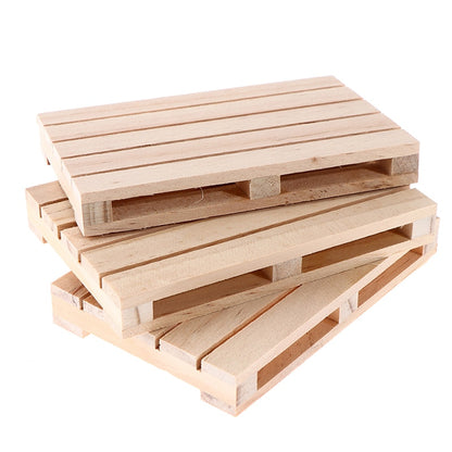 Wooden Mini Pallet Coaster for Drinks & Plants by HitMyNeed