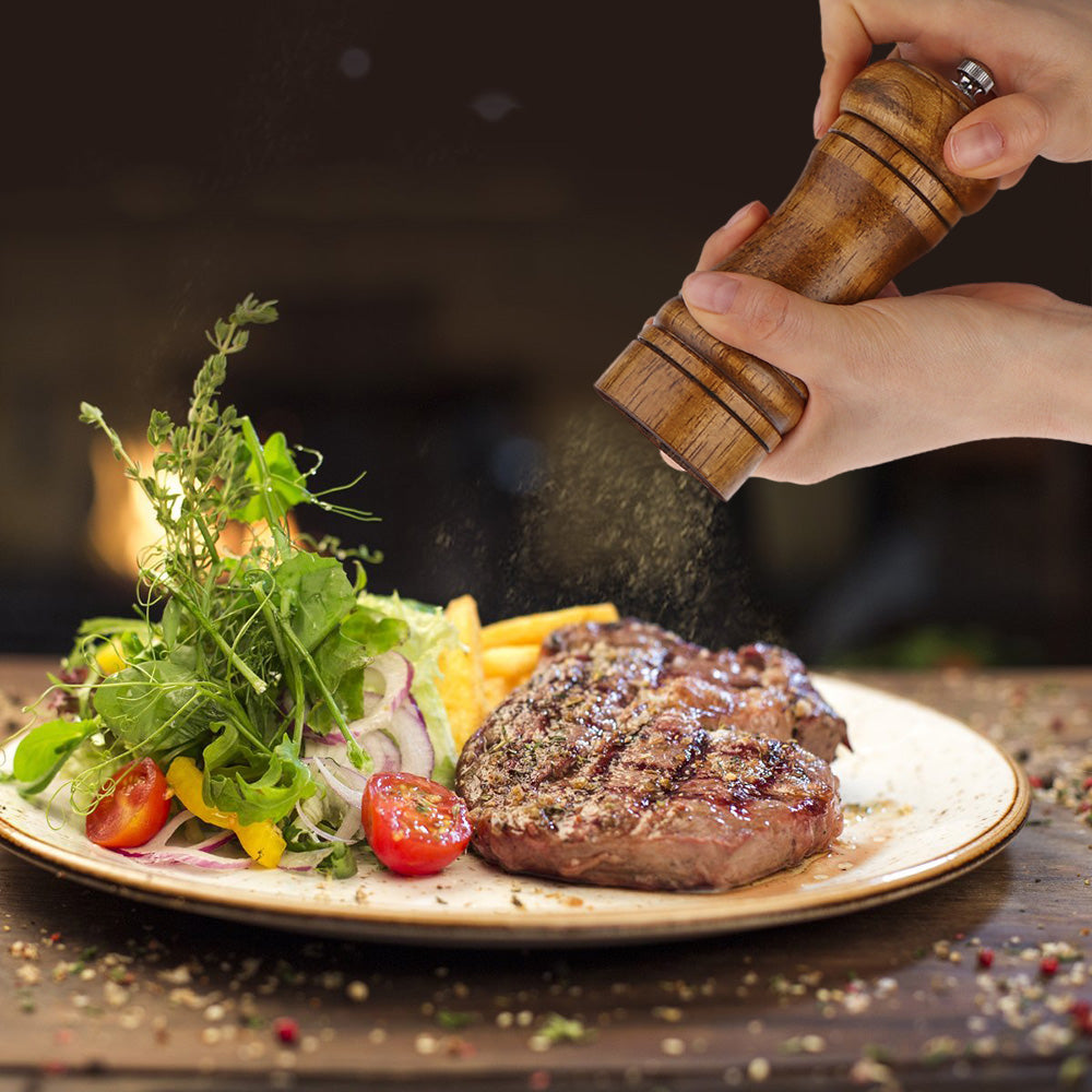 Wooden Pepper Grinder with Adjustable Coarseness by HitMyNeed